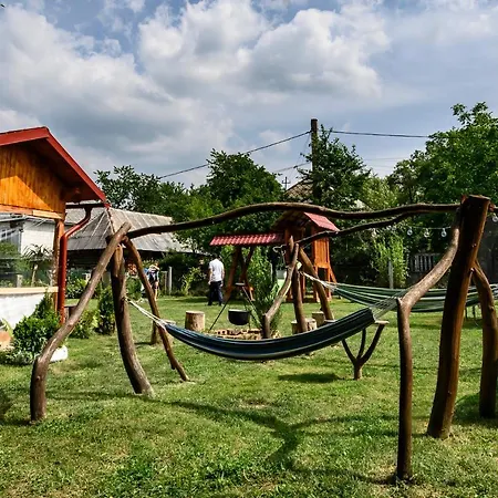Sub Creasta Cocosului Casa de hóspedes Breb
