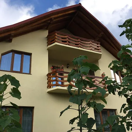 Casa de hóspedes Sub Creasta Cocosului 3*