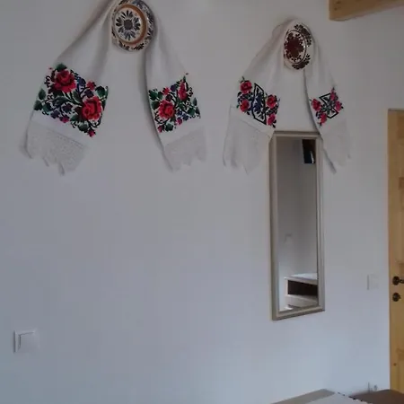 Sub Creasta Cocosului Casa de hóspedes Breb