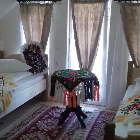 Sub Creasta Cocosului Casa de hóspedes Breb